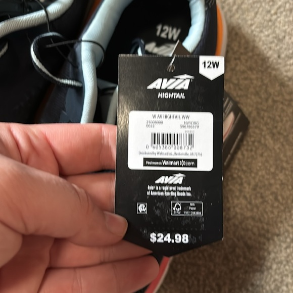 Brand New Avia Women’s Sneakers - Picture 3 of 4